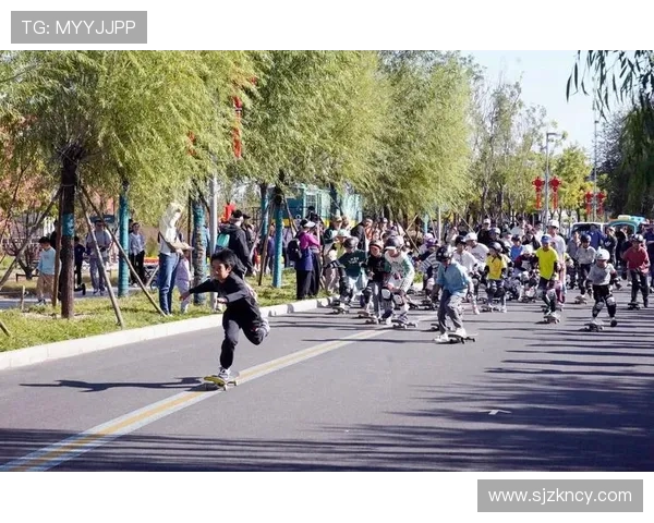 武汉城市马拉松评析滑板队展现的卓越耐力与团队精神