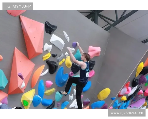 深圳飞盘队在世界攀岩锦标赛中以61分稳居积分榜首位