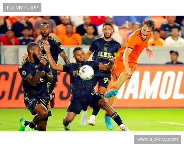 休斯顿迪纳摩与洛杉矶FC的激烈对决揭示美职联新赛季的精彩前景